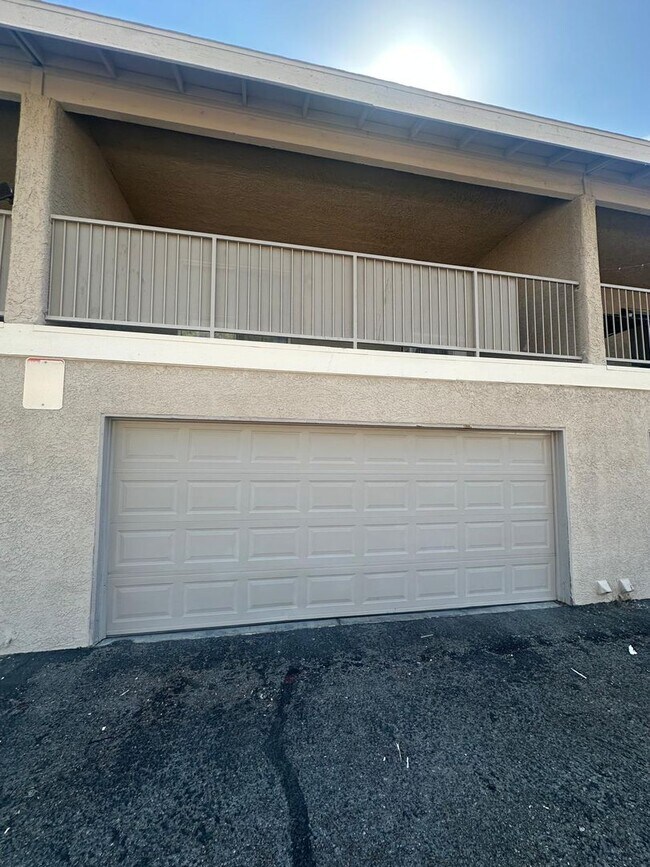 100 S Crestline Dr