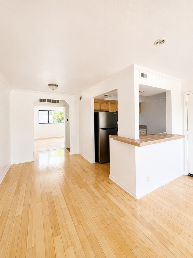 7307 Haskell Ave Unit 4