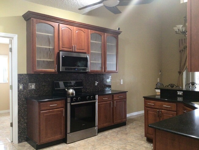 Photo - 410 Bloomfield Dr