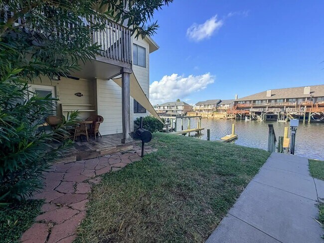 Photo - 15421 Seamount Cay Ct