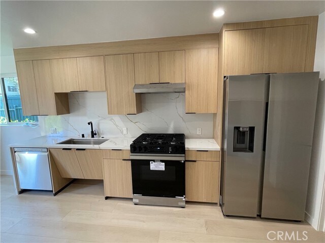 Photo - 611 W 41st Pl Unit 1/4