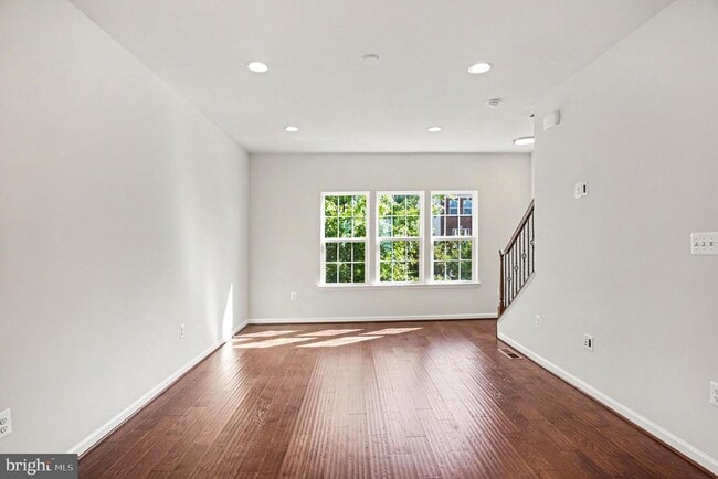 Photo - 1643 Dorothy Ln