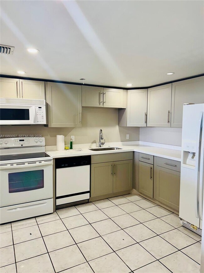 Photo - 13499 Biscayne Blvd Unit 606
