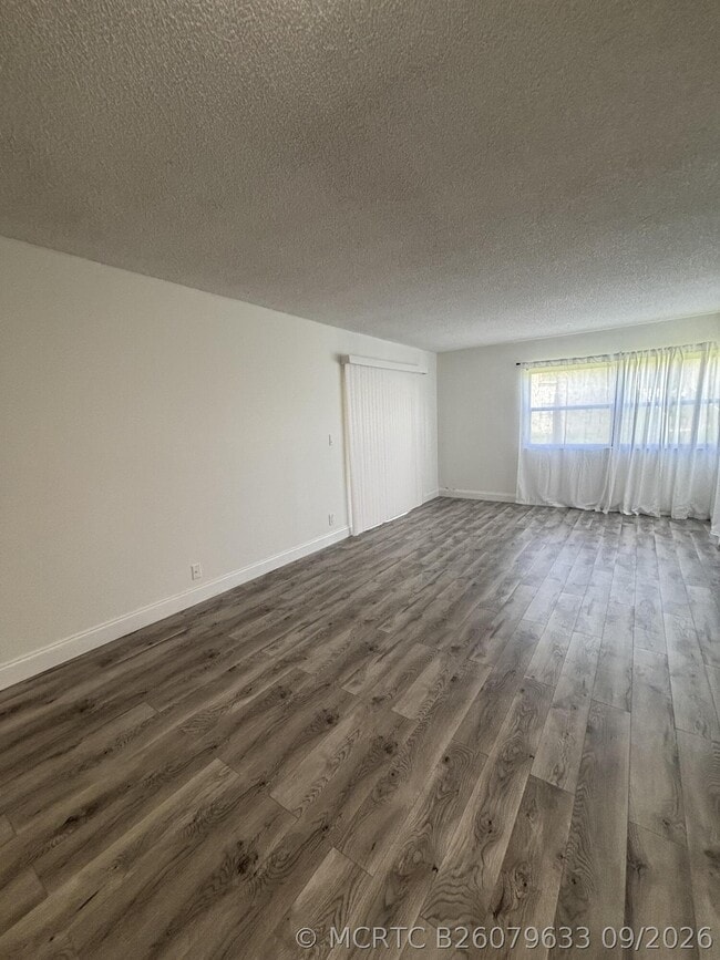 220 Lakeview Dr Unit 103