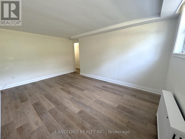 Photo - 155 Stanley Ave Unité 1