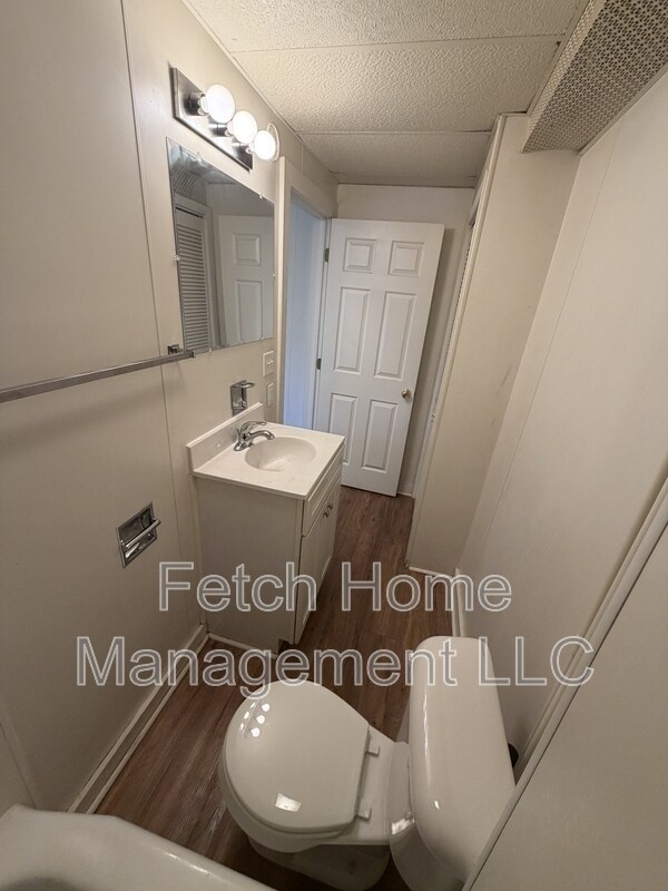 Photo - 233 S 4th St