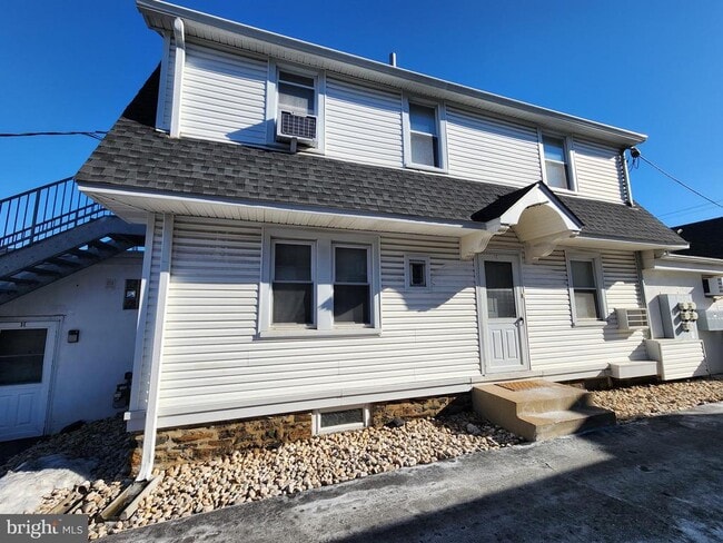 Building Photo - 1310 Easton Rd Rental