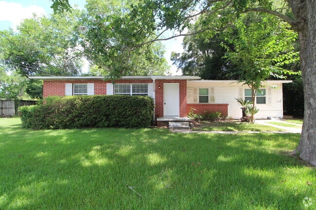 Building Photo - Updated 2 Bedroom Duplex in North Pensacol... Rental