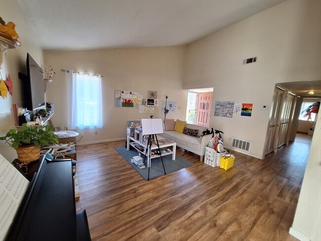 5042 Glide Dr Unidad 8