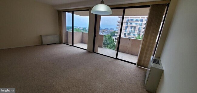 Photo - 4141 Henderson Rd Unidad 925