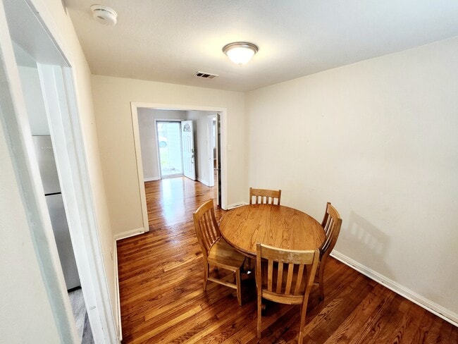 Photo - 618 Dunkley Dr