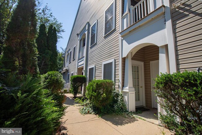 Building Photo - 1324 West Chester Pike Unit 109 Rental