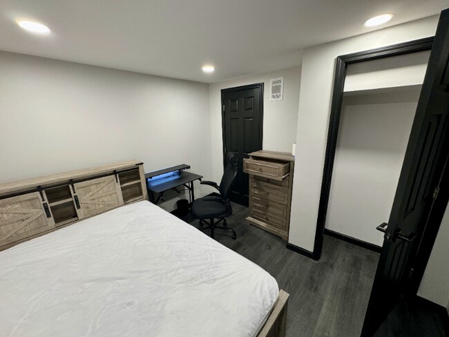 Photo - 2210 Pansy St NW