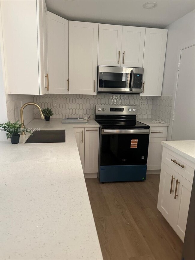 Building Photo - 9175 SW 77th Ave Unit 304