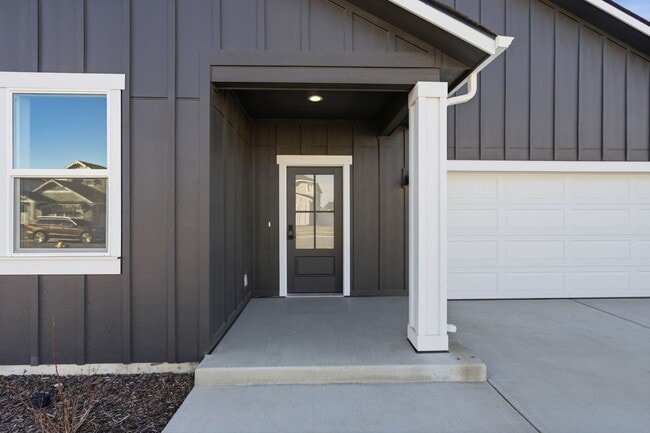 Photo - Beautiful 3 Bedroom Home with Open Living Space, Large Pantry & 2-Car Garage