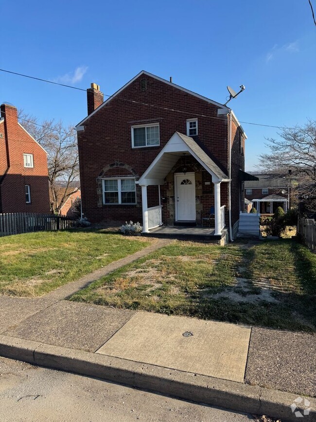 Building Photo - Updated 3 Bed 1 Bath House on Quiet Street!!!