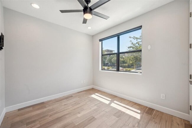 Photo - 401 N Oregon Ave