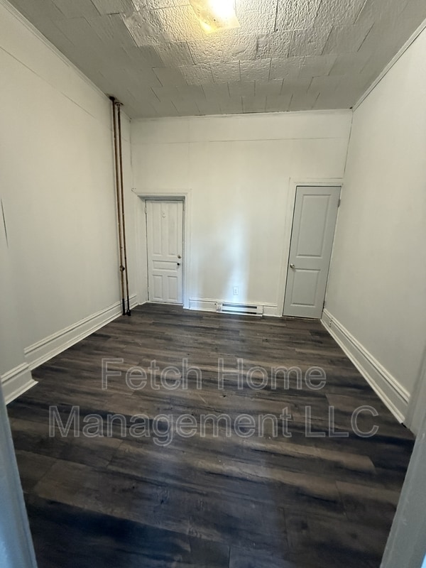 Photo - 347 S George St