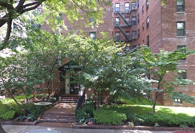 Photo - 140-18 Burden Crescent Unit 310