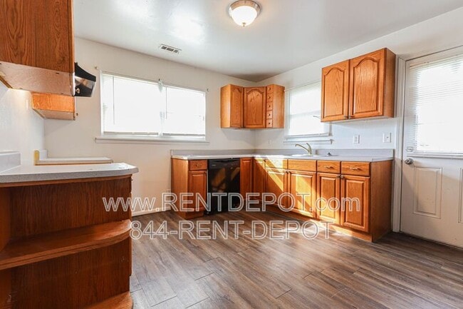 Photo - 1734 S New York Ave