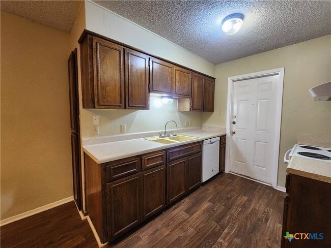 Photo - 317 Briarwood Dr