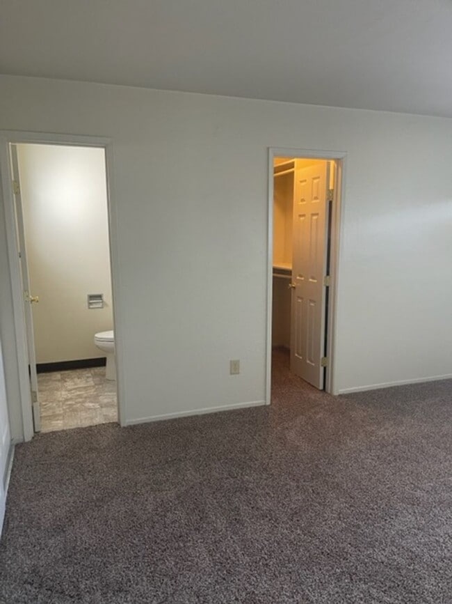 Photo - 2056 Victor Ave Unit B-3