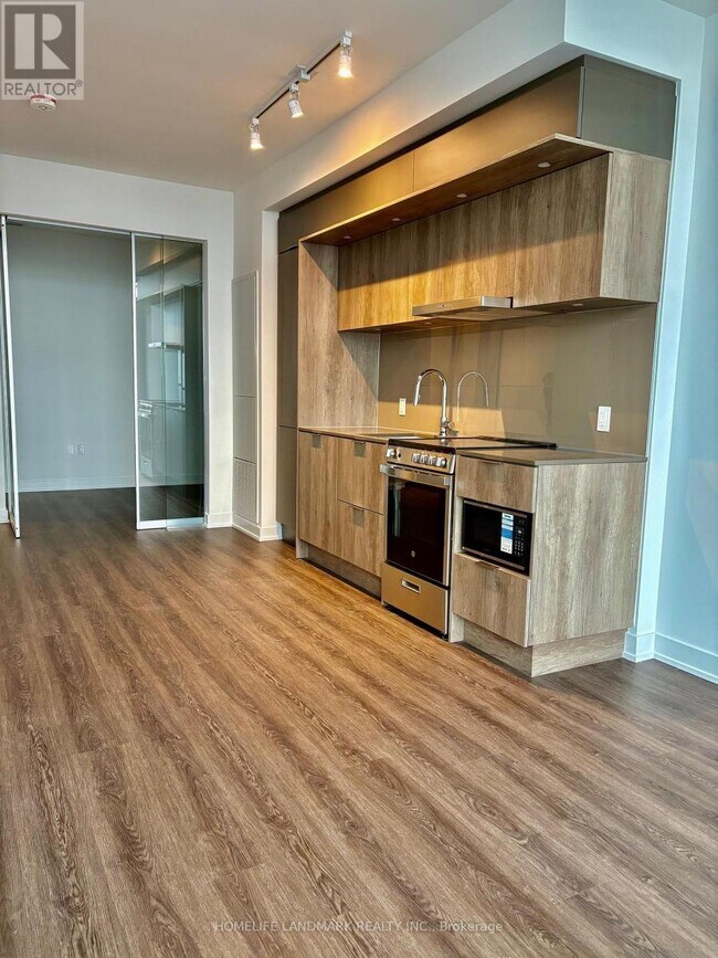 Photo - 448 Burnhamthorpe Rd W Unit 3201