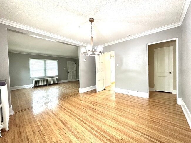 Photo - 2320 E 2nd St Unidad 1 (Lower)