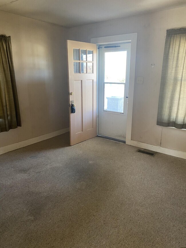 Photo - 327 Hayes St