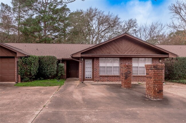 Building Photo - 2904 Old Houston Rd