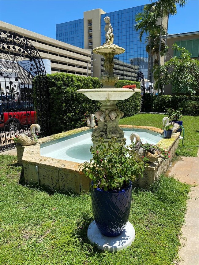 Photo - 40 Almeria Ave Unit 16