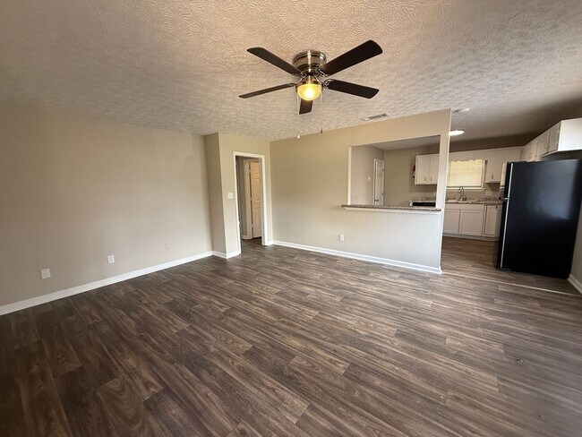 Building Photo - 265/267 Vincent Dr Unit 267 Vincent Dr