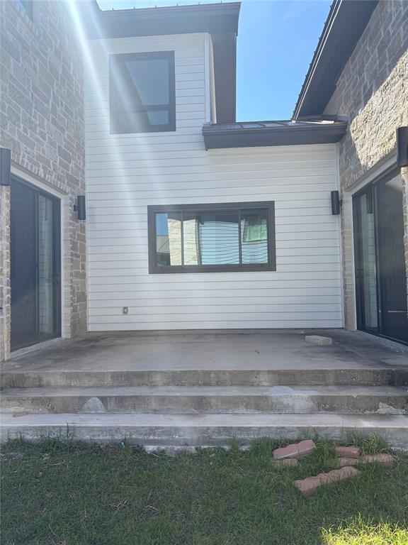 Photo - 107 Lake Hills Dr S