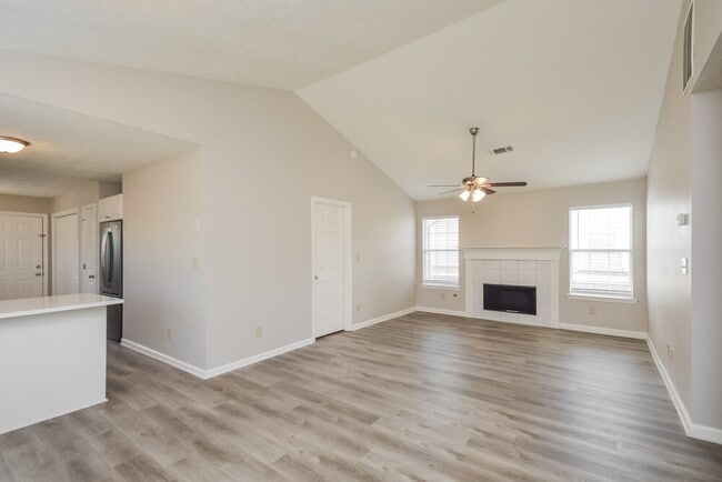 Photo - 204 Adam Cir