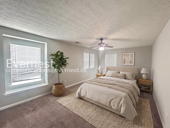 Photo - 6621 Waterton Ave SW