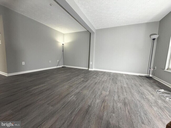 Photo - 8624 Mayaone St