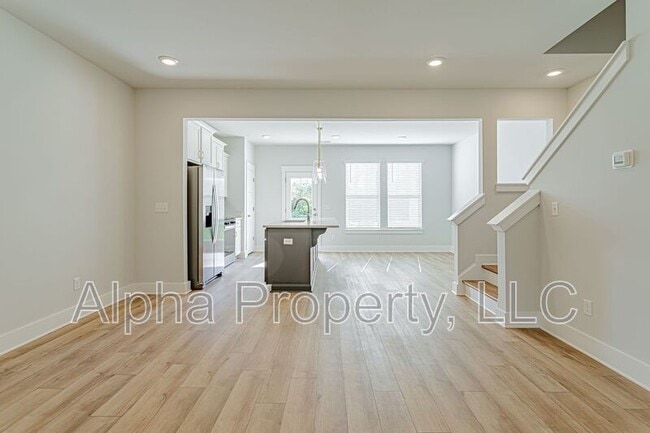 Photo - 302 Marston Ln