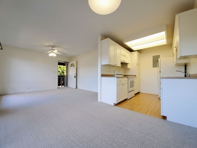 Photo - Available now : A 2 Bedroom, 1 bathroom with 1 assigned parking stalls at Royal Palm in Waipio Unidad 40R