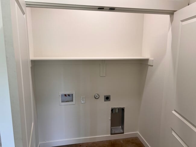 Photo - 2208 J E Woody Rd