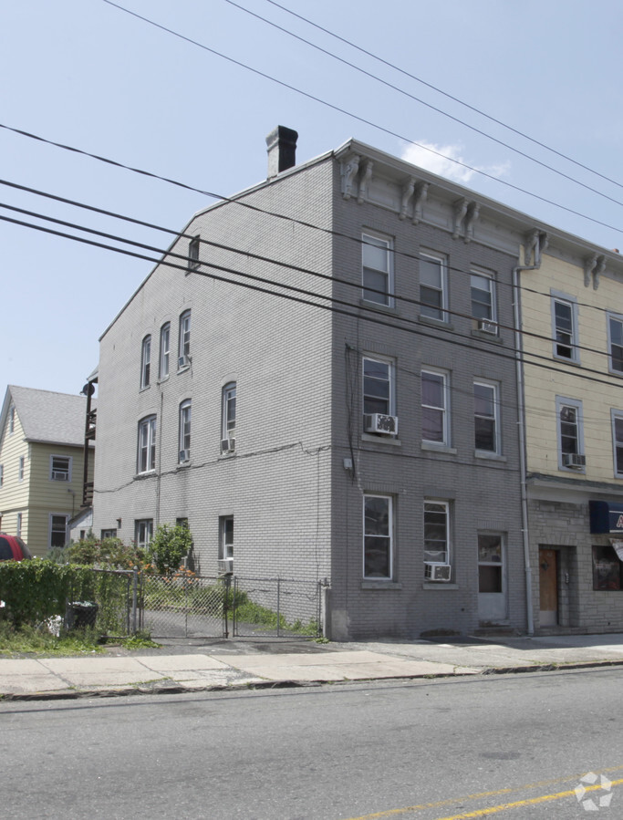 Photo - 454-456 E Jersey St Apartments