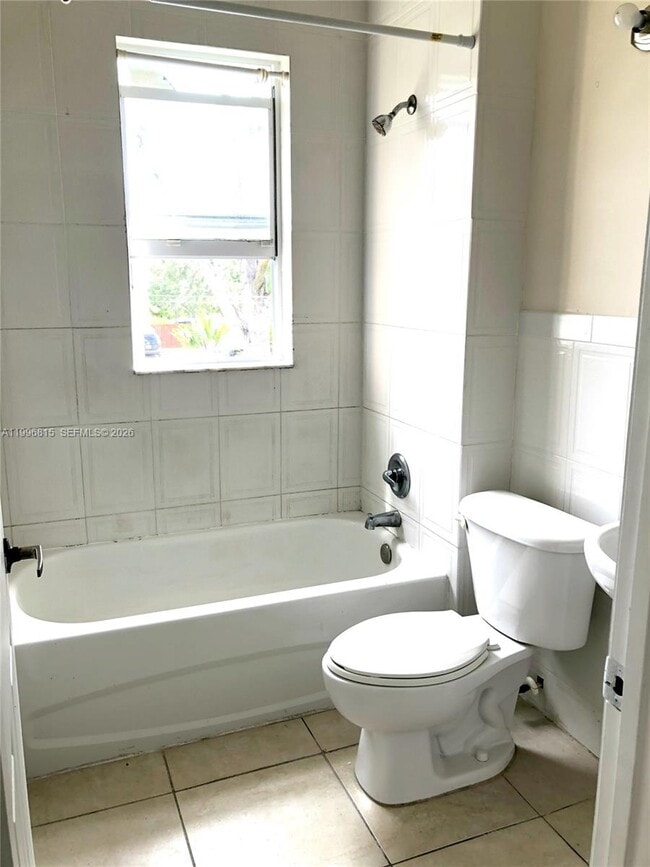 Photo - 12124 NE 5th Ave Unidad 7