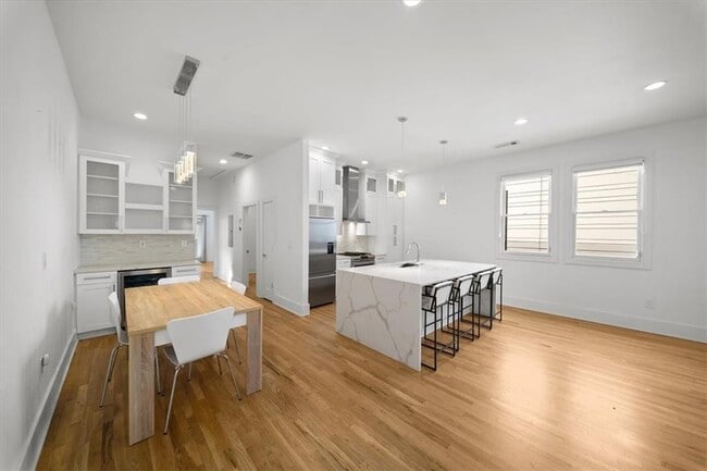 Photo - 655 McGruder St NE