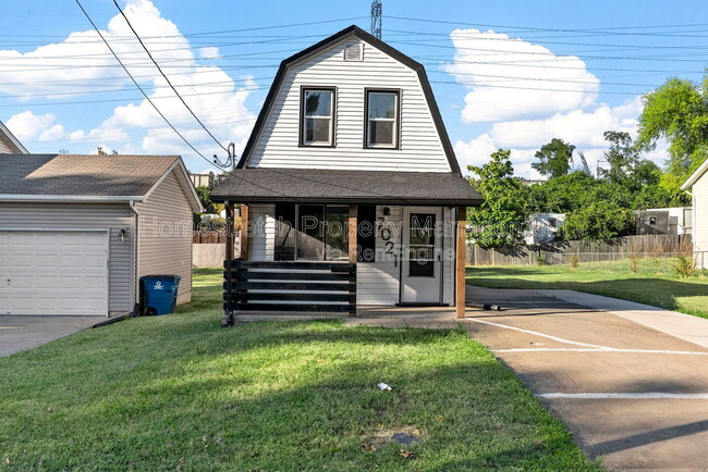 Building Photo - 7021 Robbins Ave Rental