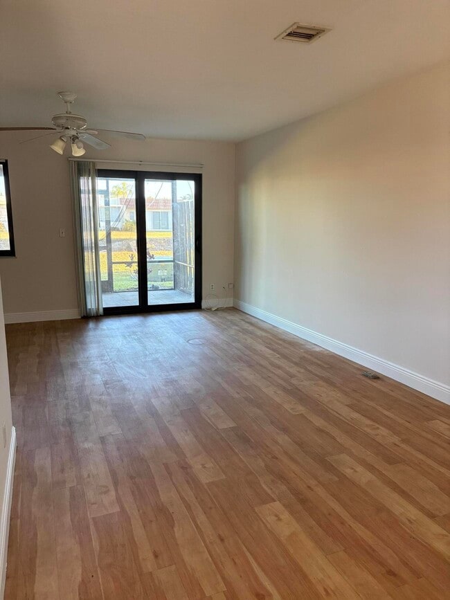 Photo - 5106 Pier Dr