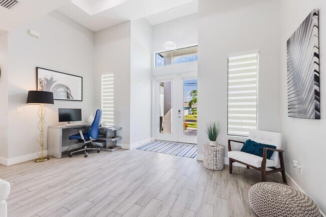 828 SW 28th St