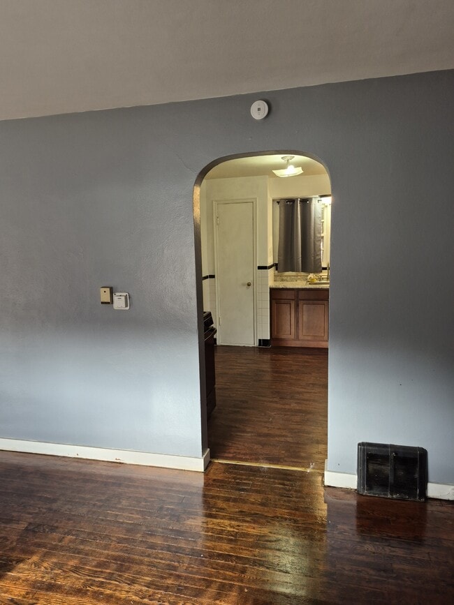 Photo - 8835 Murvale Dr