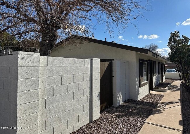 Photo - 2532 W Morten Ave Unit A