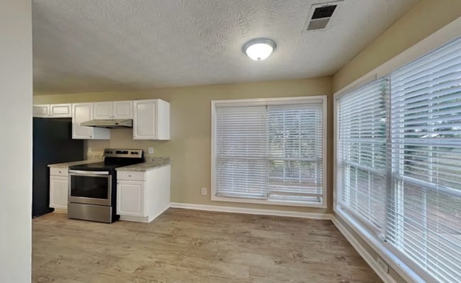 Photo - 759 Birchwood Ln SW