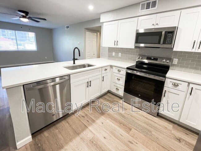 Photo - 1014 E Spence Ave Unit 209