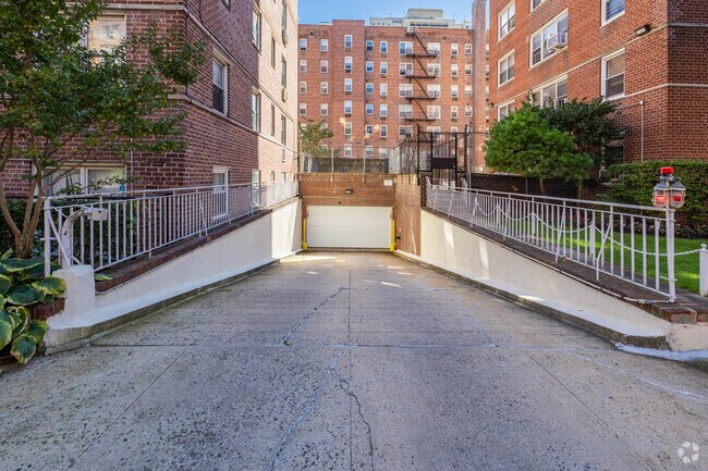 Photo - The Barclay Plaza